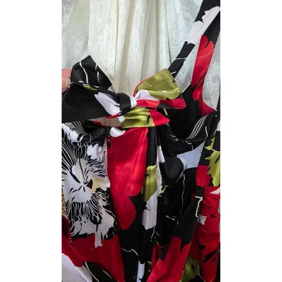 Satin Floral Plus Size Party Dress - Picture 5 of 10